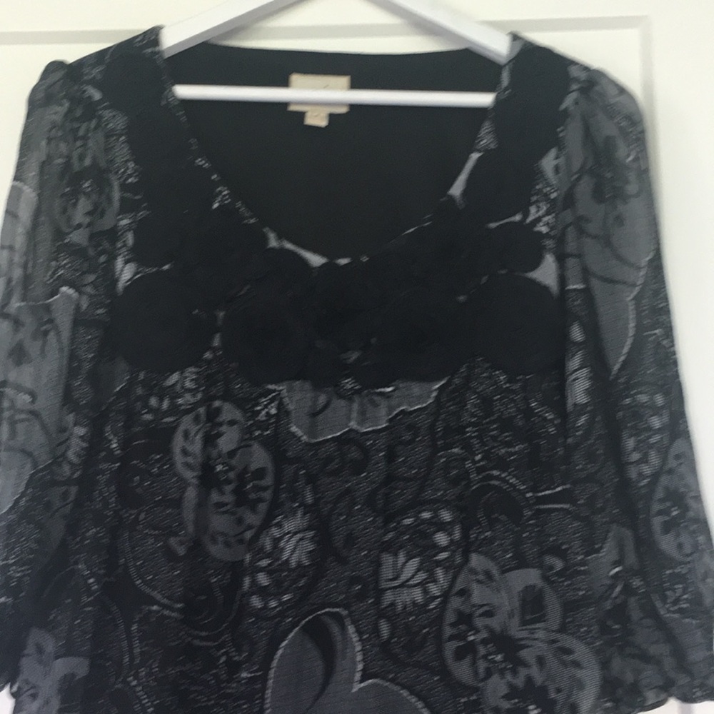 Umpire waist blouse.